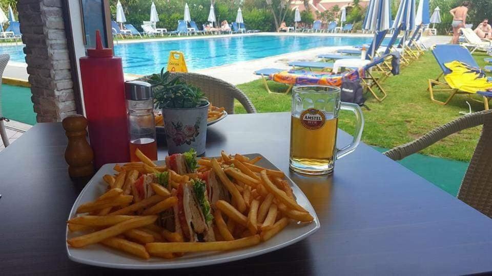 סידריון Monika Hotel Sidari מראה חיצוני תמונה
